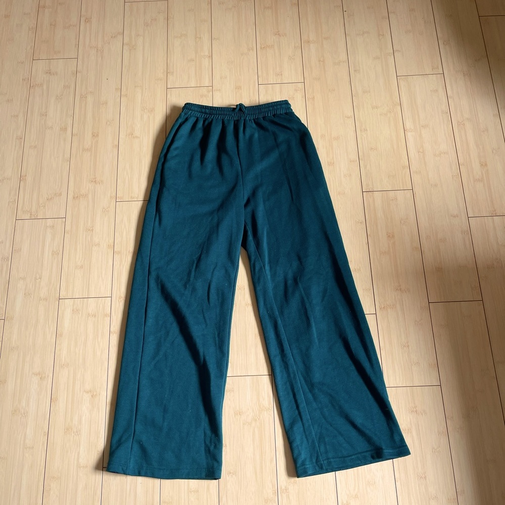 Green Wide leg pants